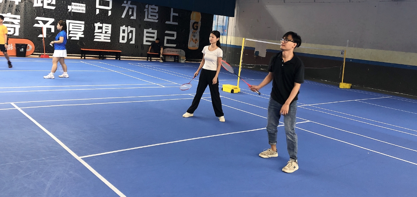 恒誠偉業銷售部周末（mò）羽毛球活動